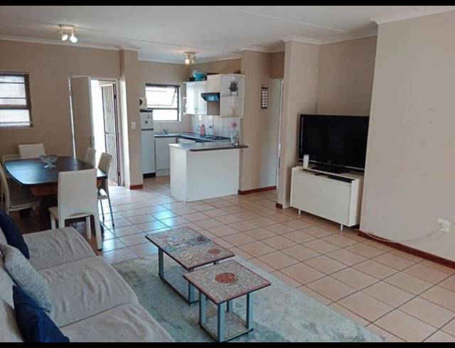 2 BEDROOM APARTMENT FOR SALE IN FOURWAYS